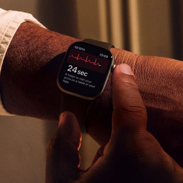 ساعت هوشمند 42 میلی متری اپل مدل Series 11 Aluminum Case با بند سیلیکونی — تصویر ۱۵
