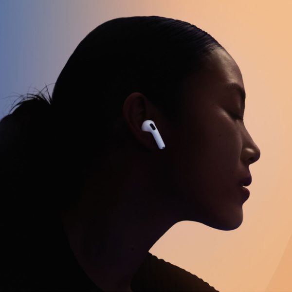 هدفون بلوتوثی اپل مدل AirPods 4 فاقد قابلیت نویز کنسلینگ — تصویر ۱۰